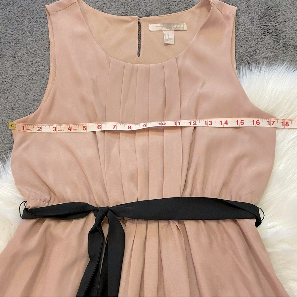 Dusty pink a-line dress with black waist sash - Picture 6 of 7